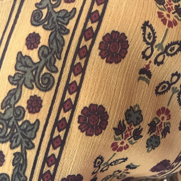 🛍Moon River Boho Blouse w/ Pompom Tie Detail - Picture 5 of 8